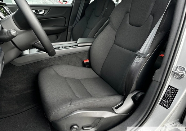 Volvo V60 cena 149900 przebieg: 30000, rok produkcji 2021 z Dynów małe 436